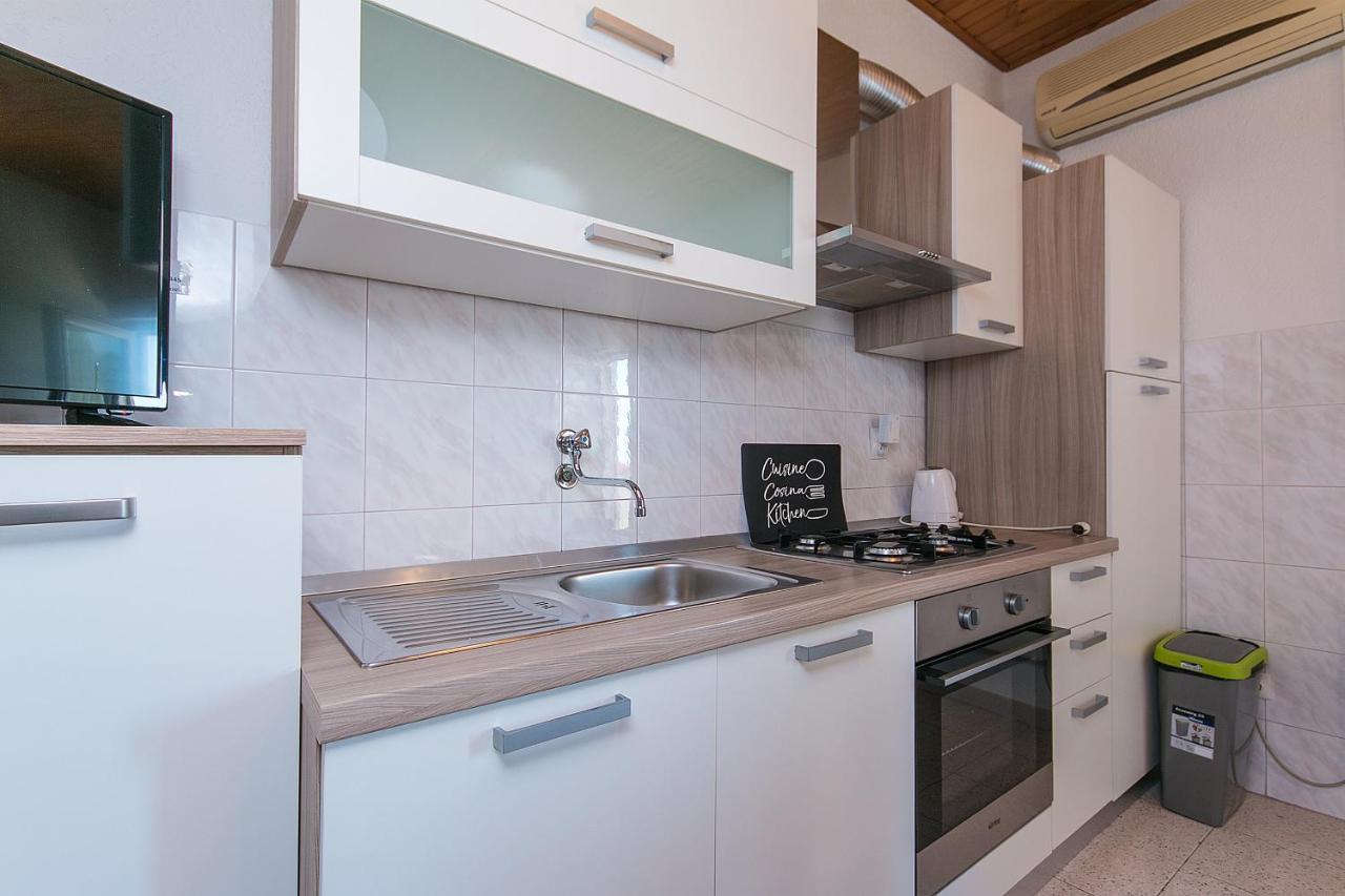 Apartments By The Sea Zivogosce - Blato, Makarska - 1057 Blato  エクステリア 写真