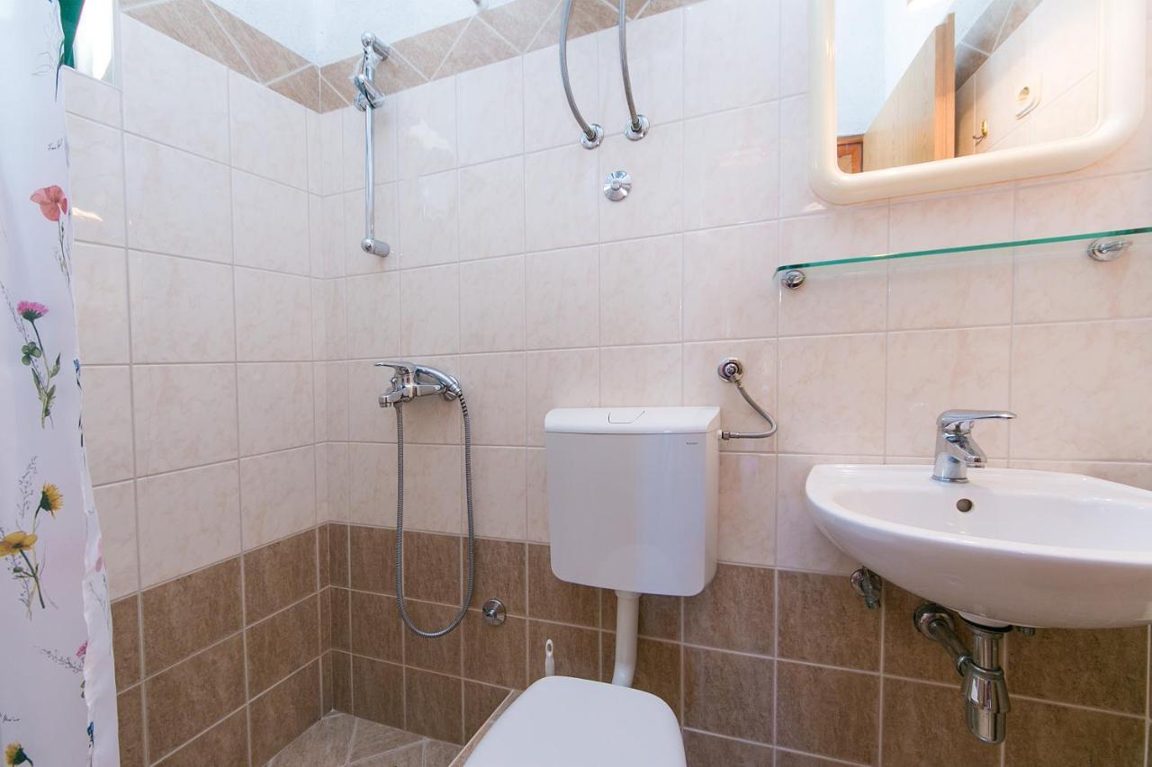 Apartments By The Sea Zivogosce - Blato, Makarska - 1057 Blato  エクステリア 写真